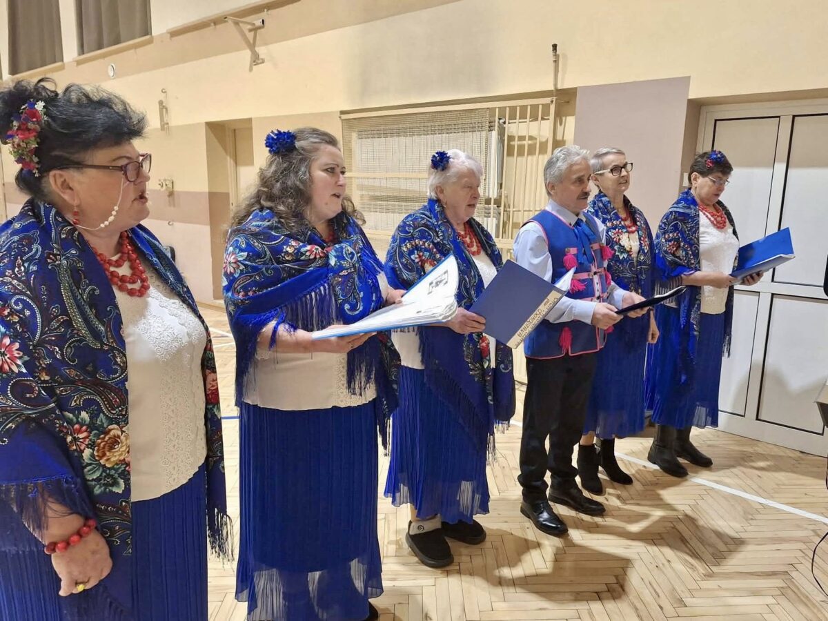 Zespół Brokaty przygotowują się na występ