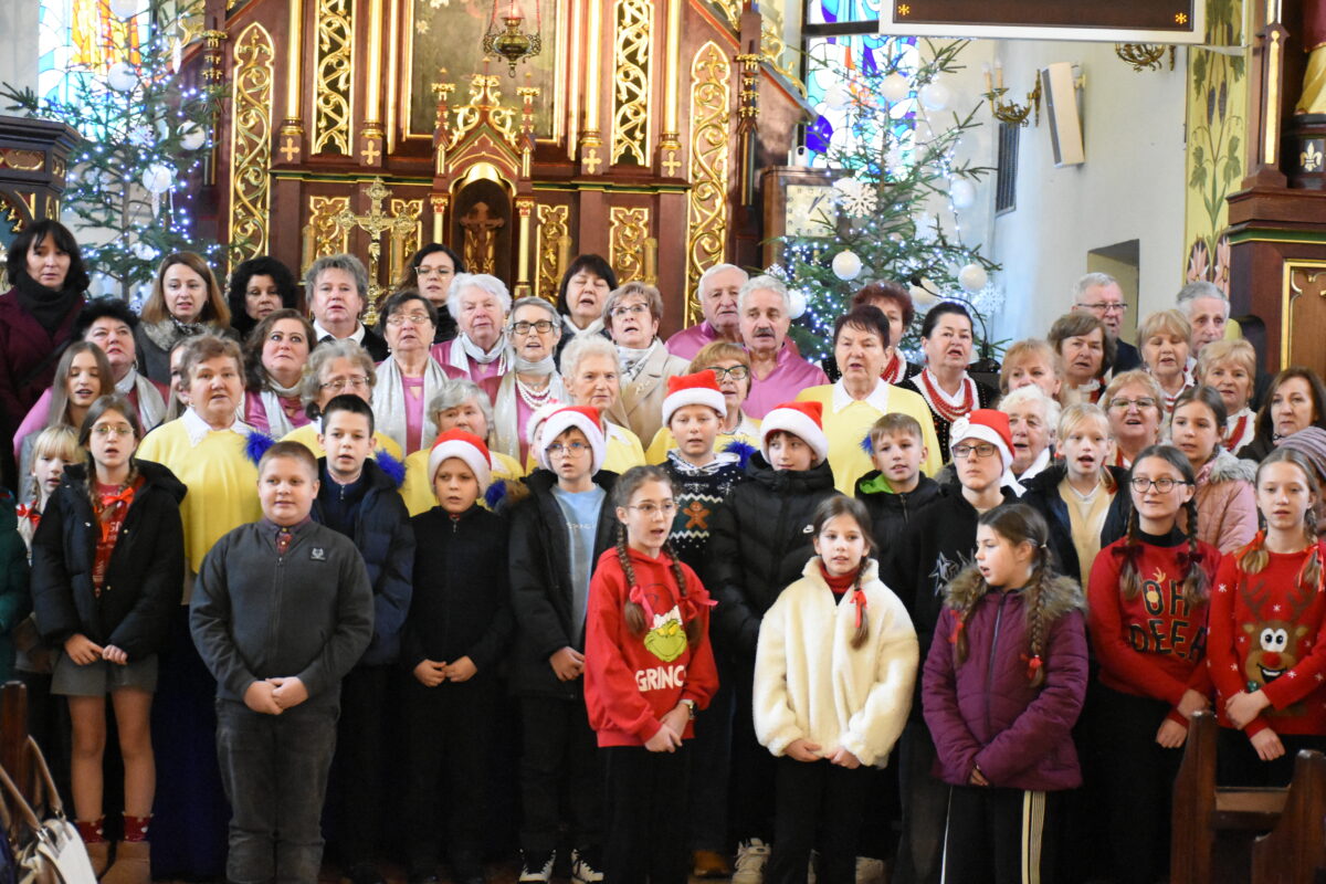 Zbliżenie objektywu na środek grupy