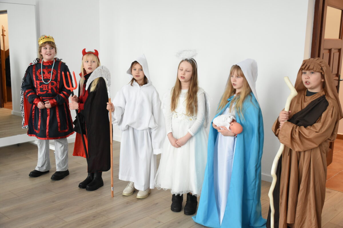 Wszystkie dzieci śpiewają ostatnią kolędę
