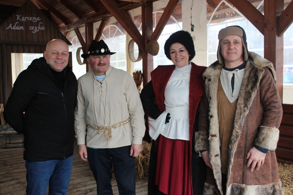 Pan Wójt Gminy Jarocin z żoną i starostą powiatu Niżańskiego oraz Radnego Powiatu Niżańskiego