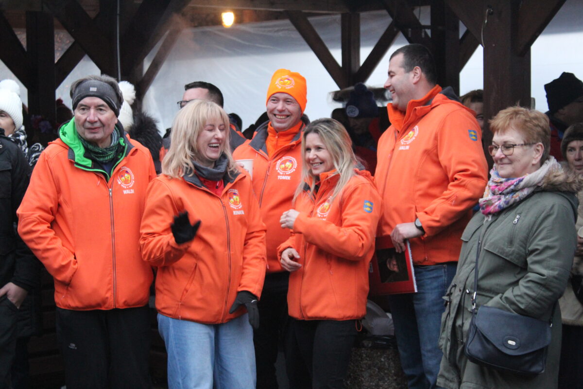 Grupa morsów się śmieje