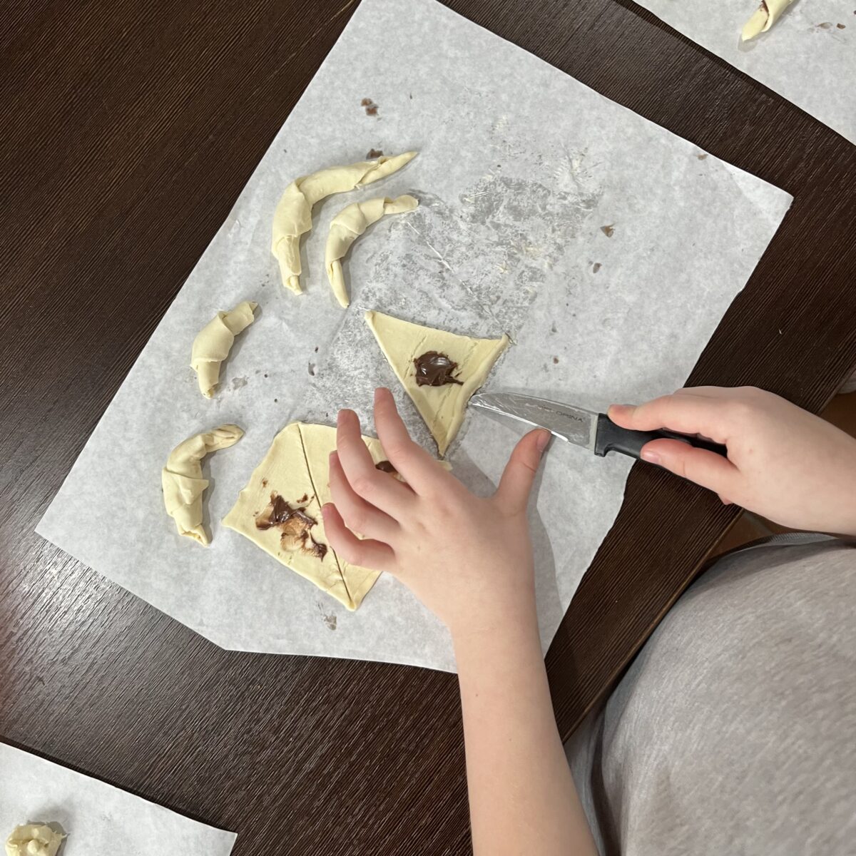 Widać jakie ładne croissanty sa już zrobione i zostało jeszcze trzech do robienia