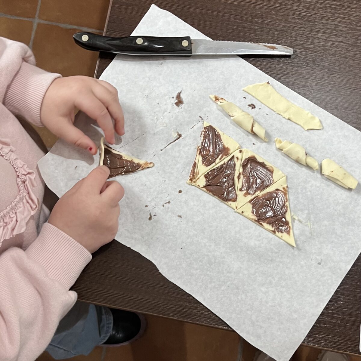 Widać jakie ładne croissanty sa już zrobione i zostało jeszcze pięć do robienia