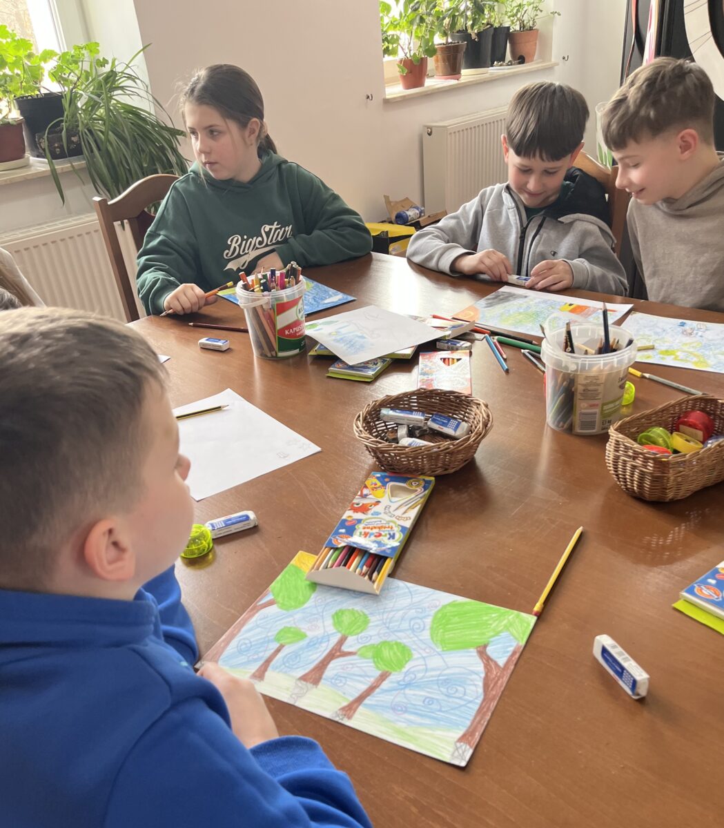 Każdy dodaje kolory na swoją kreacje