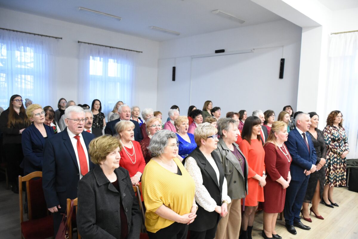 Wszyscy śpiewają sto lat