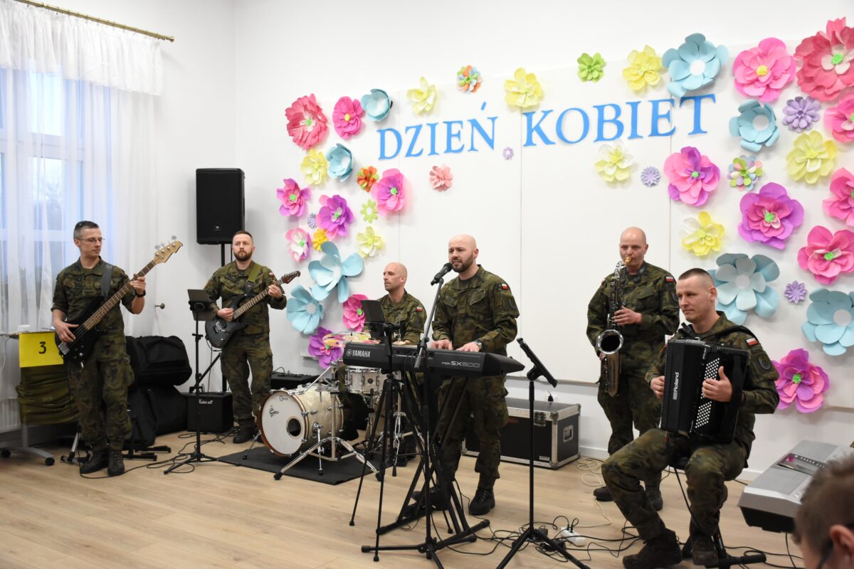 Saper Band z 18 Pułku Saperów z Niska zaczynają grać
