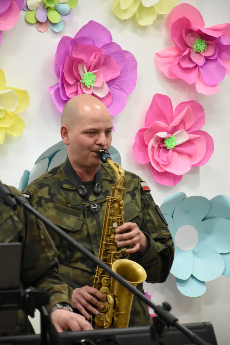 Saksofonista z bliska