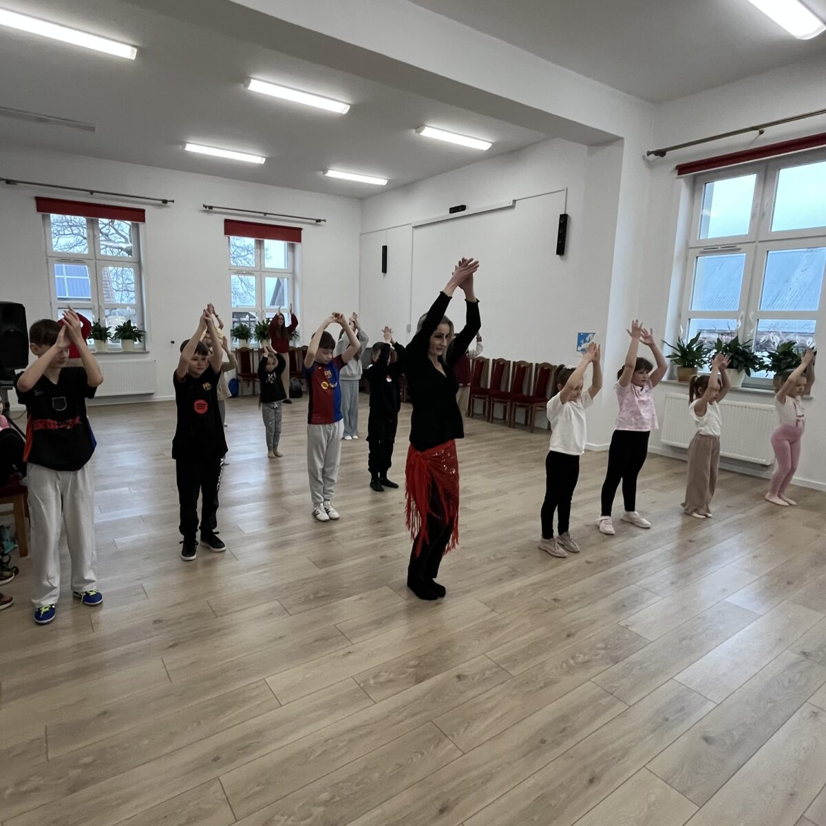 Wszyscy klaskają raz razem