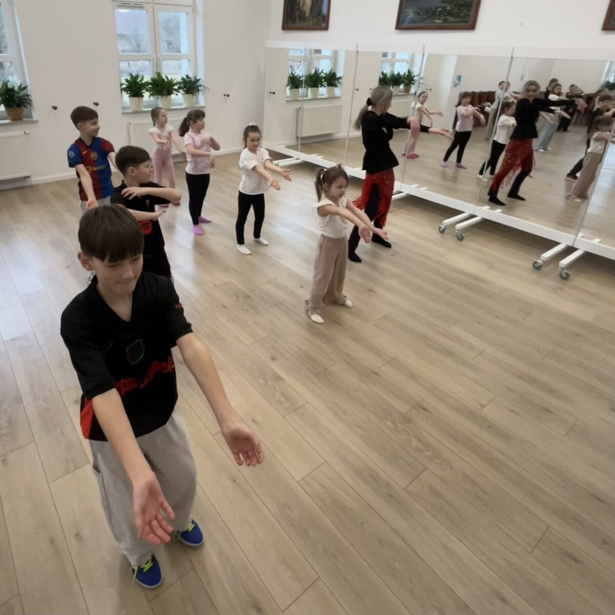 Wszystkie dzieci tańczą macarene