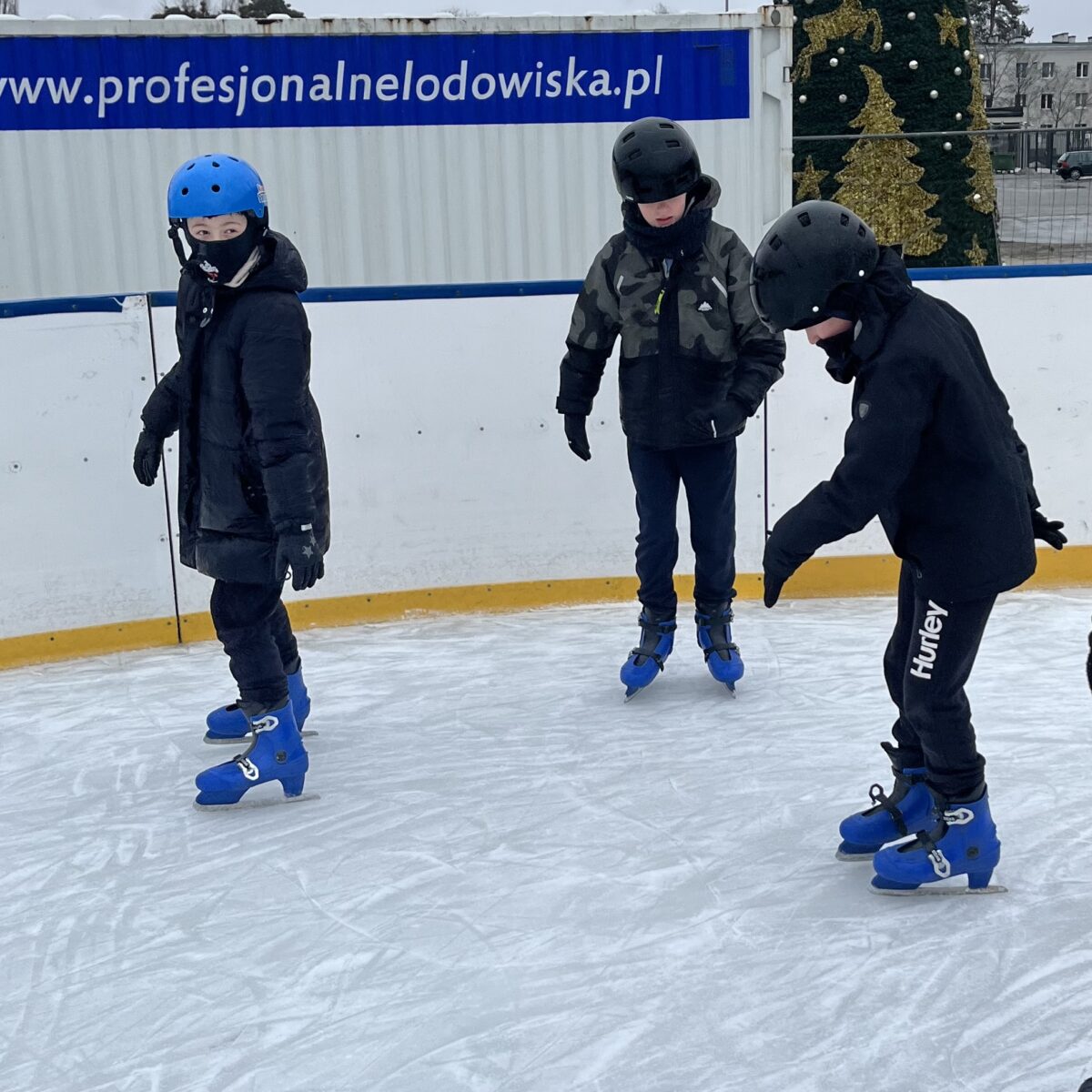 Karol, Michał i Kacper jeżdżą w drużynie ale jednak nie trymają się za ręce