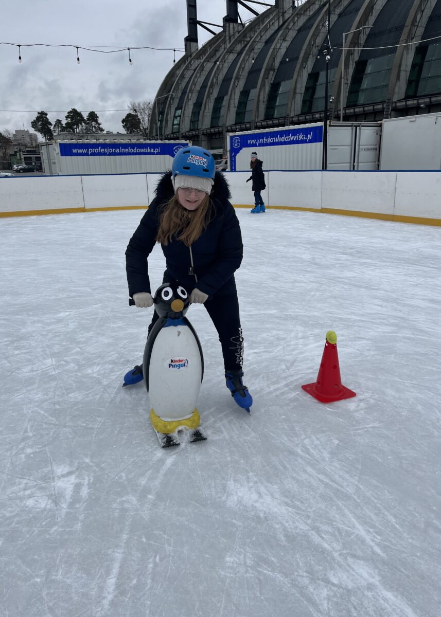 Amelka już pośpiesza tempo na łyżwach