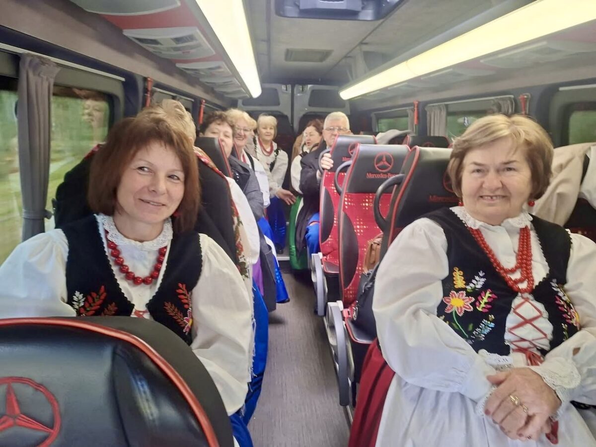 Podróż na konkurs z busem
