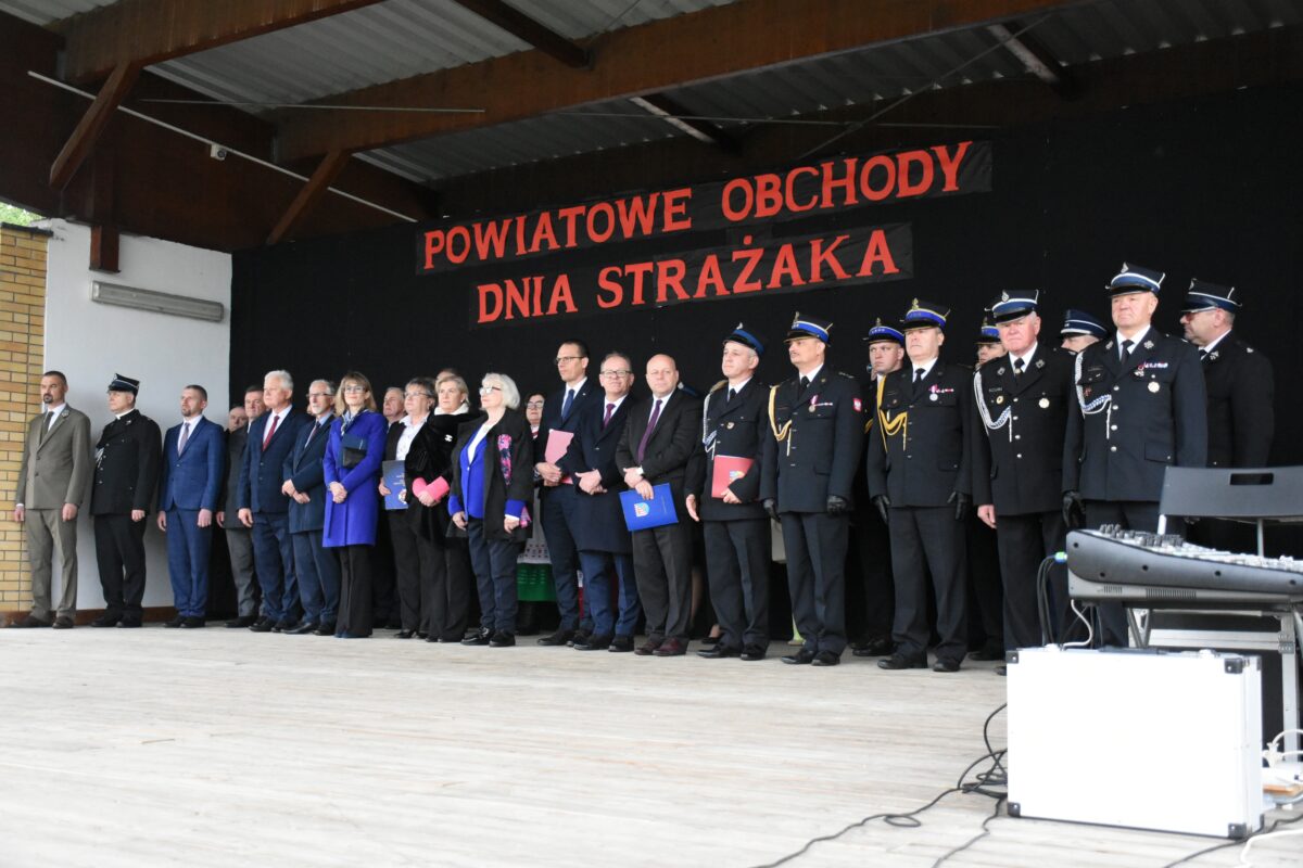 przemówienia na scenie