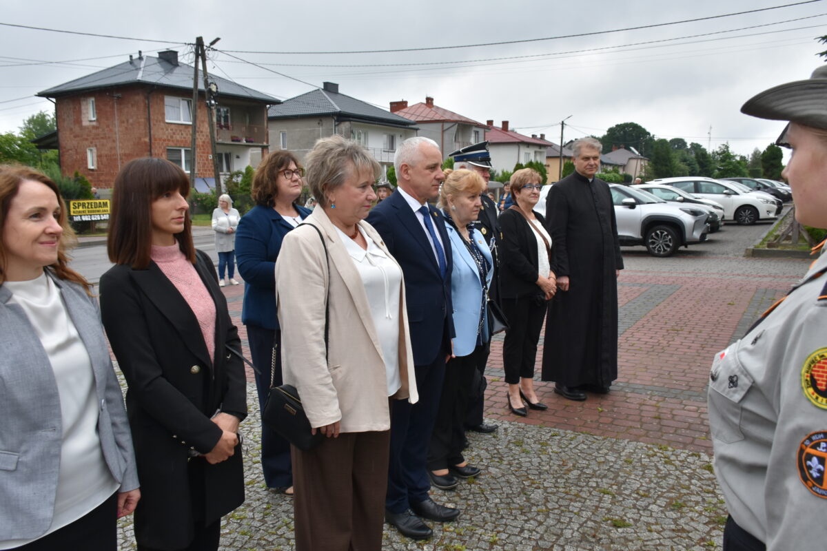 Wszyscy stoją